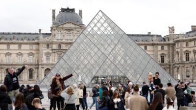Louvre soygunu. Çalınan eşyaların değeri tespit edildi. Şaşırtıcı bir miktar 8 Louvre soygunu calinan esyalarin degeri tespit edildi sasirtici bir miktar 18501