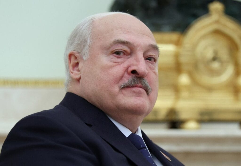 lukashenko navrocki ile alay ediyor boyle bir sacmaligi nasil dusunebilirsin 17216