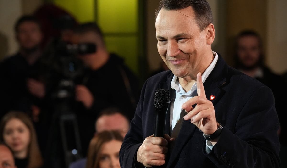 Macaristan disisleri bakanligi baskani polonya ya saldirdi sikorski nin acik cevabi o bir yegg cikardi 17880