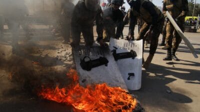 Madagaskar da kaos askerler protestoya katildi cumhurbaskani darbe alarmi verdi 16679