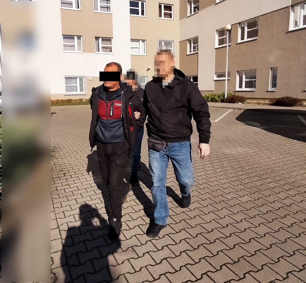 mahkeme cok sayida suc isleyen hirsizi gecici olarak tutukladi hirsiz 5 yil hapis cezasiyla karsi karsiya 18375