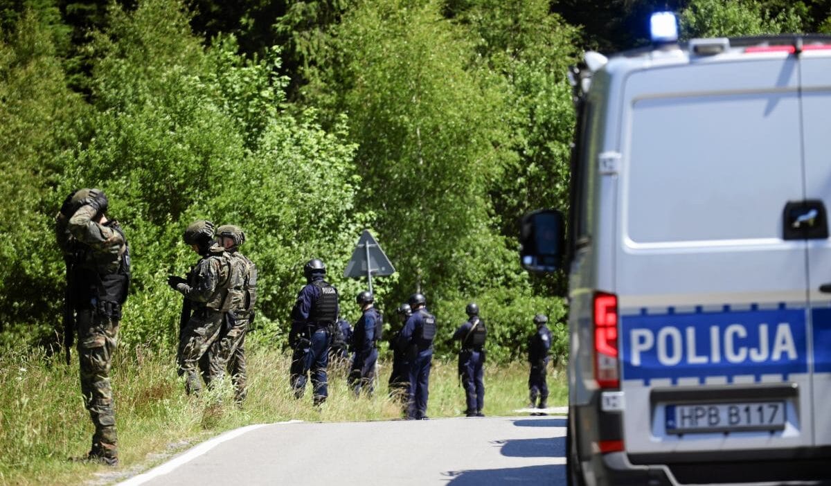 Malopolska da uc ceset bulundu polis insan avinin sonu aranan 25 yasindaki kisi tutuklandi 17141