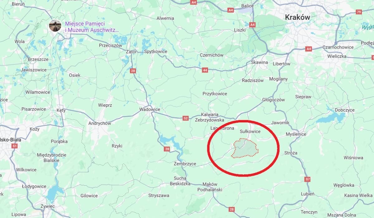 Malopolska mezarligin yakinindaki bir araba cikisi kapatti i cinde kimsenin beklemedigi bir sey vardi 18944