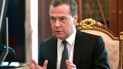 Medvedev trump in sozlerine yanit verdi abd baskaniyla alay etti 14312