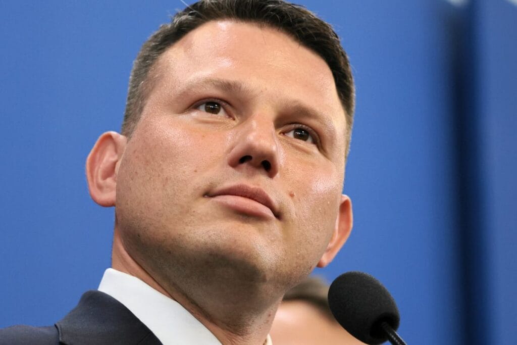 mentzen bir tusk amokunda bir goz kirpmasi sag tarafta yine kayniyor 14817