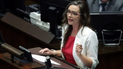 Milletvekili klaudia jachira ko kulubu tarafindan uzaklastirildi olayin perde arkasi ortaya cikti 15582