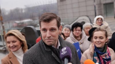 Milletvekili sterczewski ile ilgili tartışma. Bochenski: neden nijerya'ya gitmedi? "hiç empatim yok". 2 Milletvekili sterczewski ile ilgili tartisma bochenski neden nijerya ya gitmedi hic empatim yok 15120