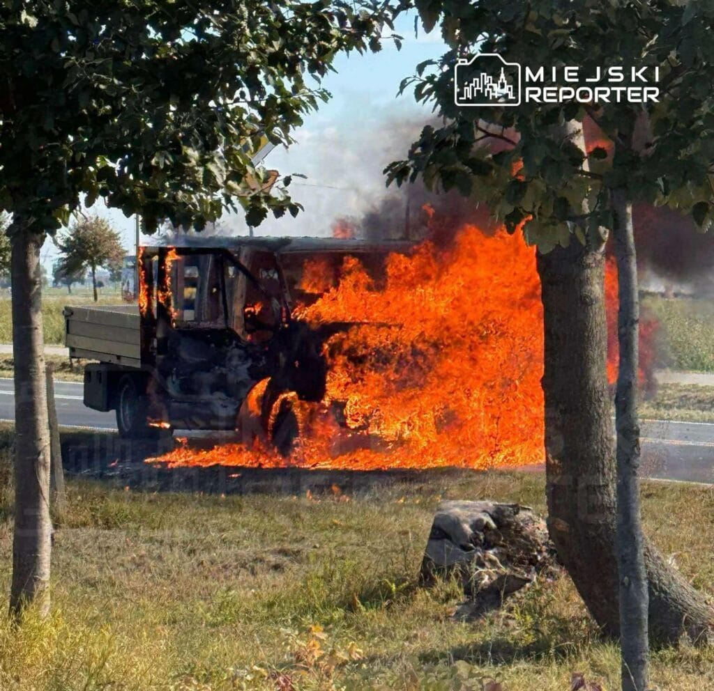 minibus yangini arabanin her tarafi alevler icinde kalmisti 14580