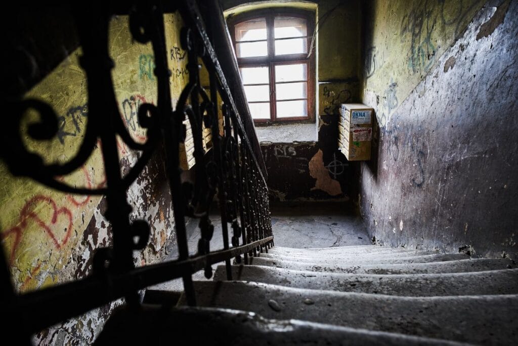 mirella 27 yil boyunca evden cikmadi bir psikolog olasi senaryolara dikkat cekiyor bu bir cesit siddet 17498