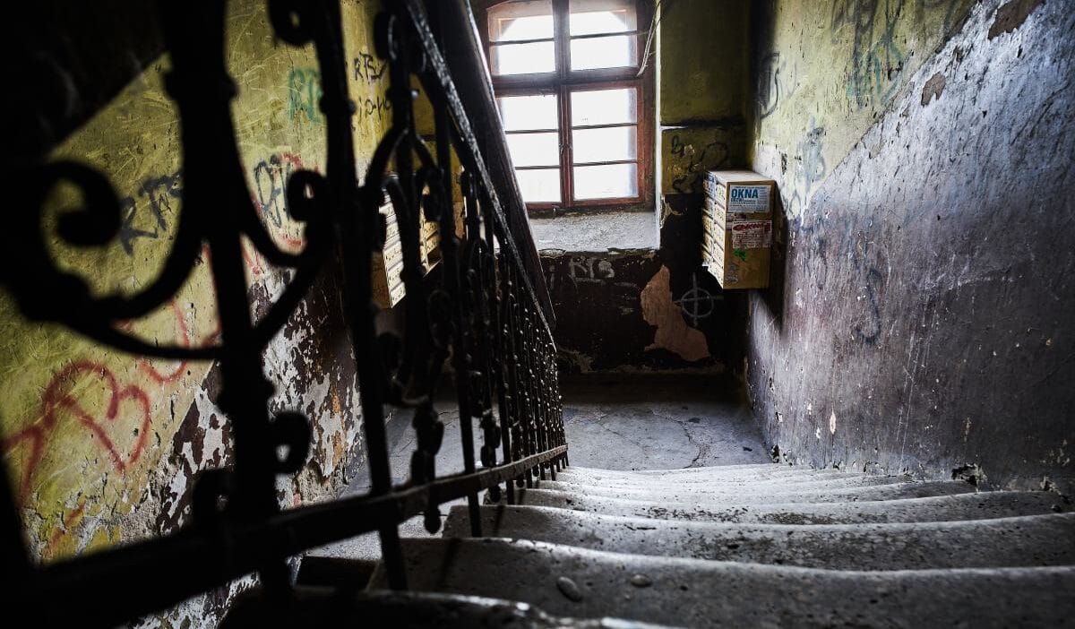 Mirella 27 yil boyunca evden cikmadi bir psikolog olasi senaryolara dikkat cekiyor bu bir cesit siddet 17498