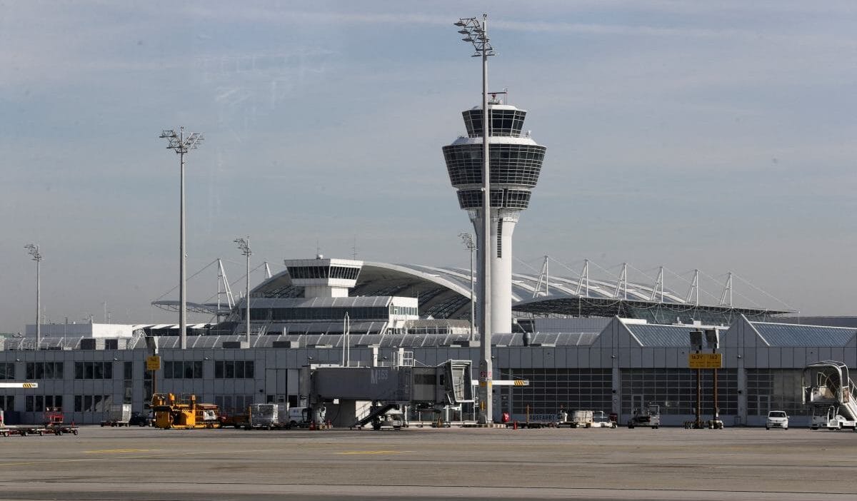 Munih havaalani uzerinde dronlar ucuslar askiya alindi 14709