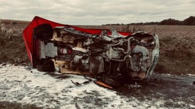 Nysa rallisi nde trajedi ralli yapan bir bmw bir agaca carpti ve alevler icinde kaldi bir kisi oldu digeri agir yaralandi 16592