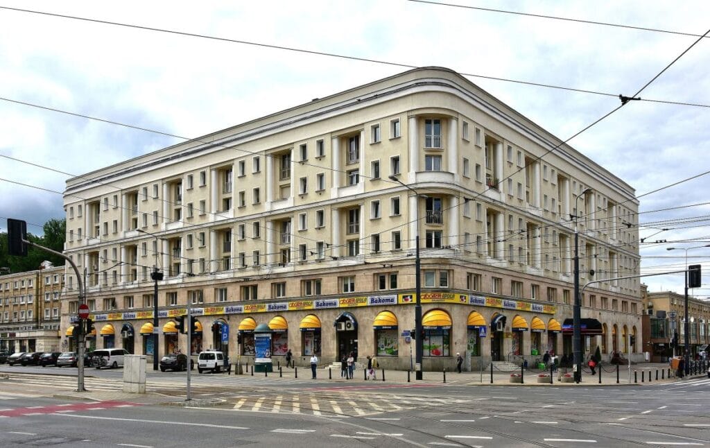 o sirada bir taksiye binmemis olsaydi bir besteci olabilirdi i ste komunist donemden gizemli bir suc 18105