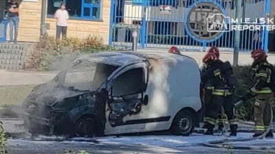 Ochota da bir fiat dagitim minibusunde yangin cikti arac yanarak kul oldu 14607