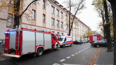 Opolskie'de bir ilkokulun tahliyesi. "binaya doğru birkaç el ateş etti". 2 Opolskie de bir ilkokulun tahliyesi binaya dogru birkac el ates etti 20222