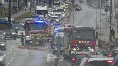 Opusza ska caddesi nde iki arac carpisti uc cocuk yaralandi 16475