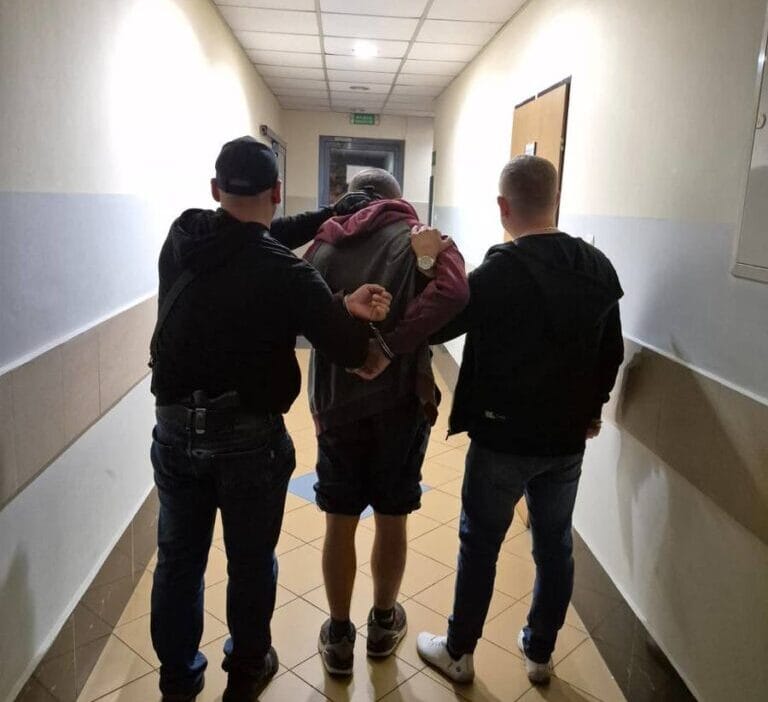 Otobus duraginda soygun supheli icin gecici tutuklama 14949