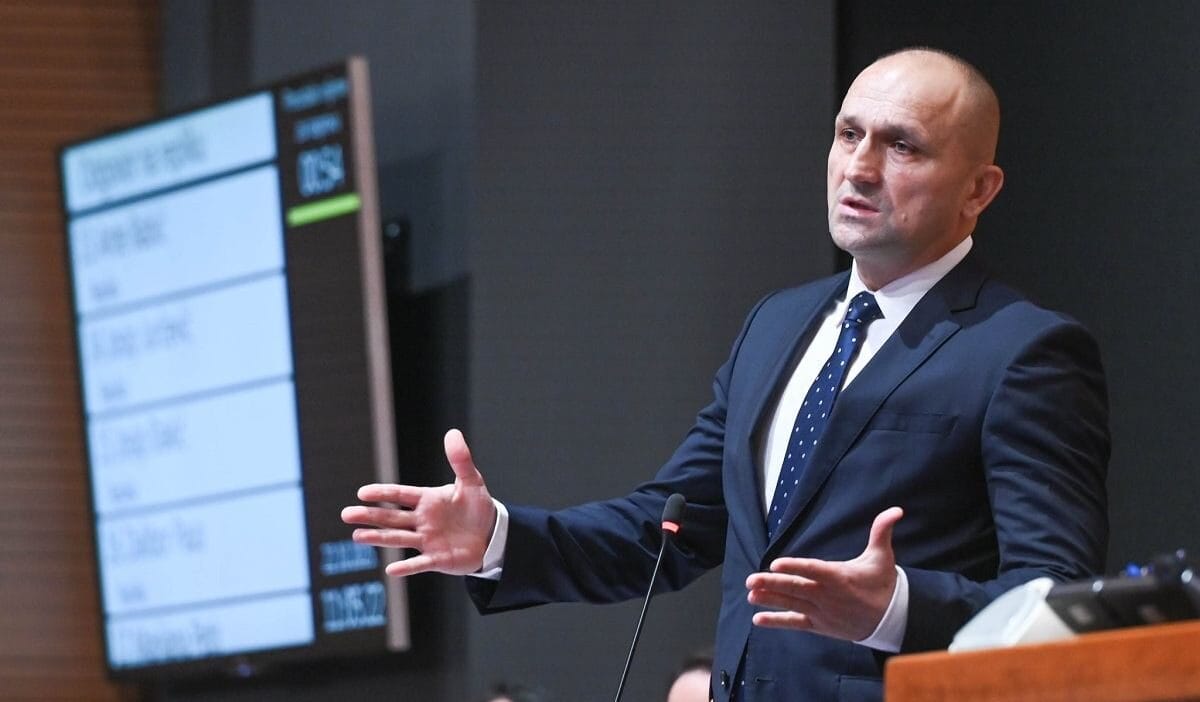 Parlamento kararini verdi ab ulkesi zorunlu askerlik hizmetini geri getiriyor 19086