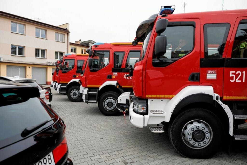 piaseczno i lkokuldan 800 den fazla kisi tahliye edildi ne oldugu biliniyor 14625