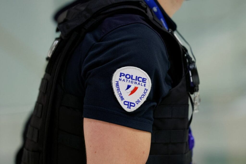 plastik bir bavulun icinde 12 yasinda bir kiz cocugu cesedi ayaklarina rakamlar yazilmisti 27 yasinda yargilanacak 17652