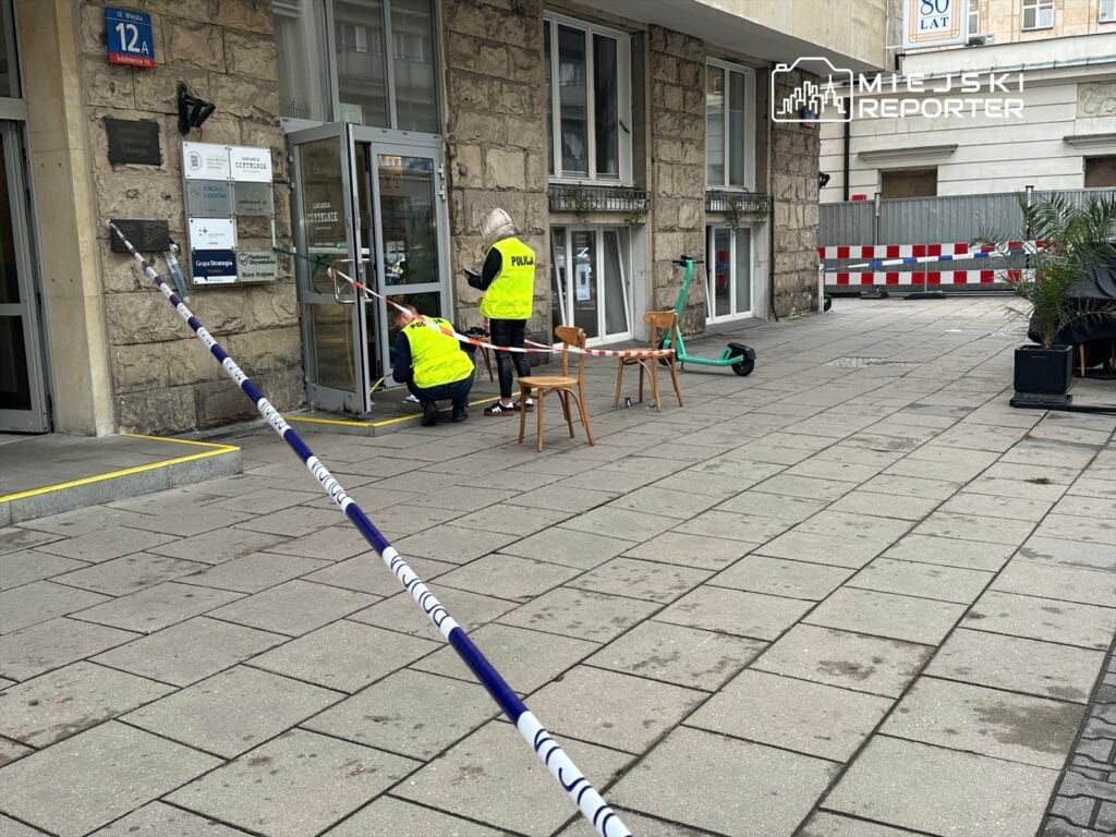 po merkezinin on kapisina yonelik kundaklama girisiminin faili oldugu iddia edilen kisi polisin elinde 18177