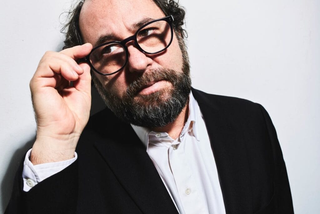 politics kendini jan hartman dan ayiriyor girisin tonu degerlerimize yabanci 14826