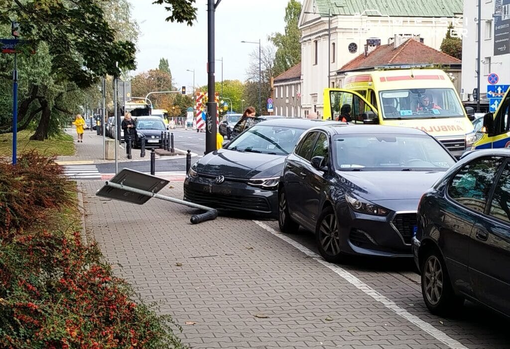 Polonia stadyumu yakininda merkezde carpisma bonifraterska caddesinde servisler tarafindan yapilan eylem 14466