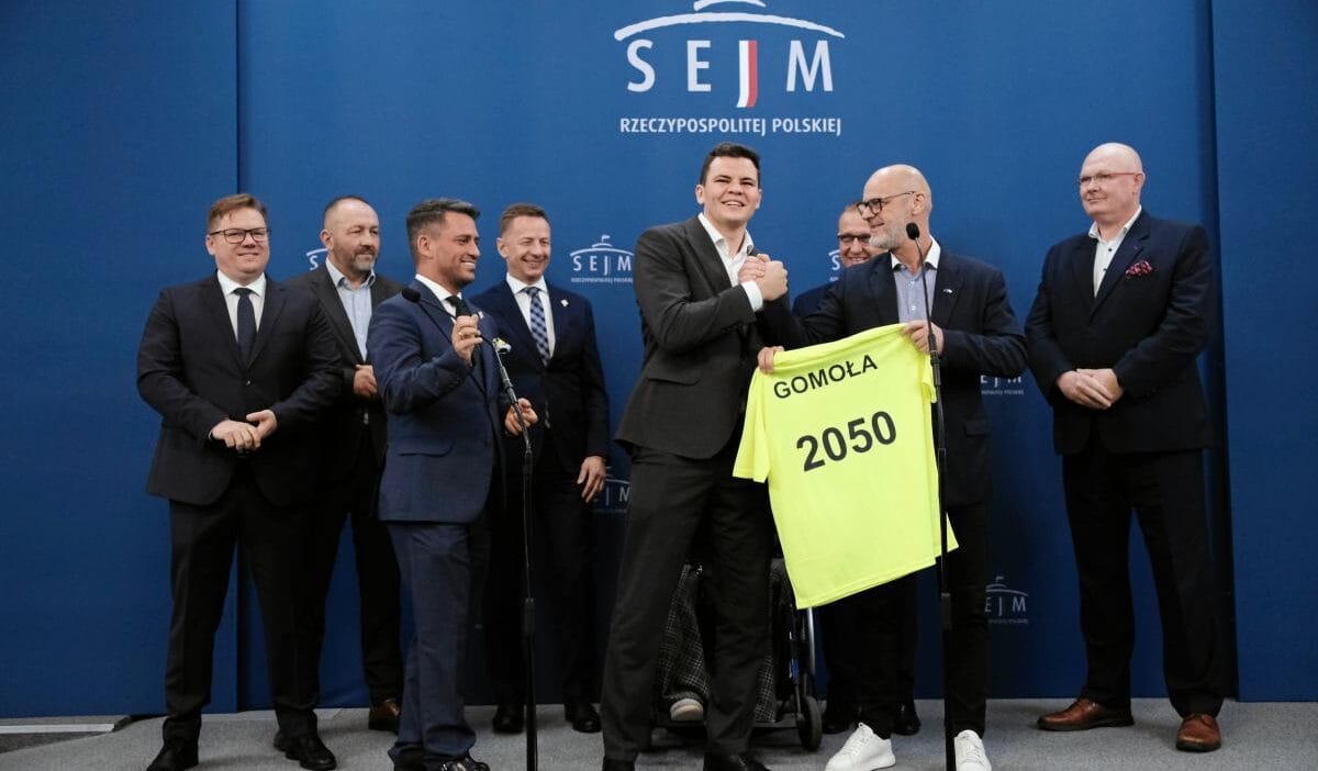 Polonya 2050 de beklenmedik donus gomola skandalin golgesinde kaldi simdi partiye geri dondu 17429