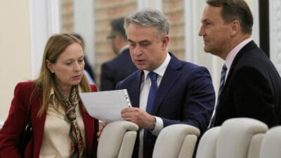 Polonya 2050 icin basbakan yardimciligi kulis gorusmeleri sikorski de koalisyon anlasmasinda yok 15927