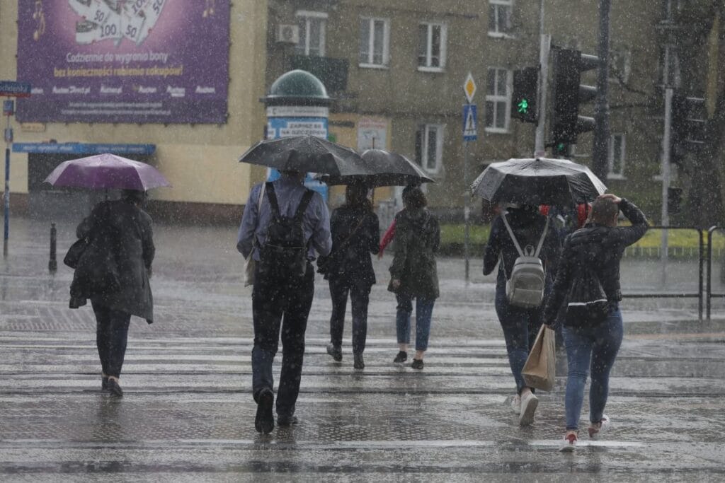 polonya daki hava durumunun dokumu imgw bir tarih belirtti 17985