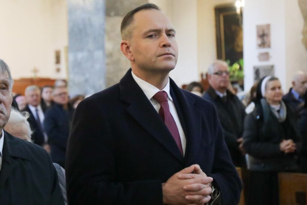 polonyalilar nawrocki nin partisini istiyor mu siyaset bilimci ne olmasi gerektigine isaret etti sondage 18174