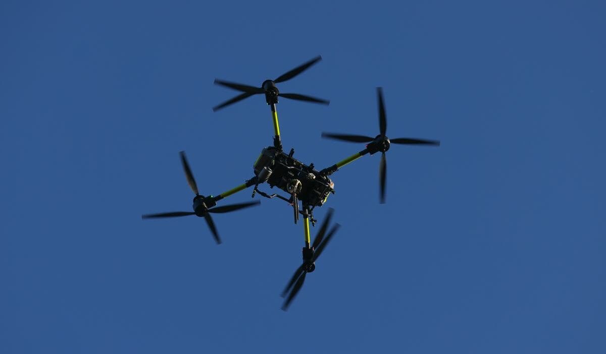 Prag havaalaninda alarm hizmetler yaklasan bir drone surusu hakkinda bildirim aldi 14892