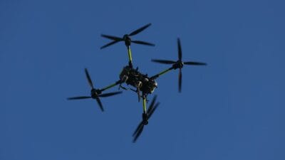 Prag havaalaninda alarm hizmetler yaklasan bir drone surusu hakkinda bildirim aldi 14892