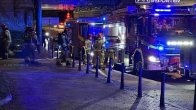 Praga da bir binada yangin dort itfaiye ekibi olay yerinde 19269