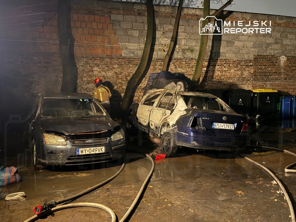 praga kuzey de iki arabada yangin cikti bolge sakinleri kundaklama ihtimalini goz ardi etmiyor 19779