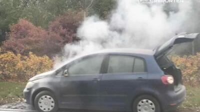 Prymas tysi clecia caddesi nde cikan arac yangini sabah trafigin yogun oldugu saatlerde gecisi engelledi 18827