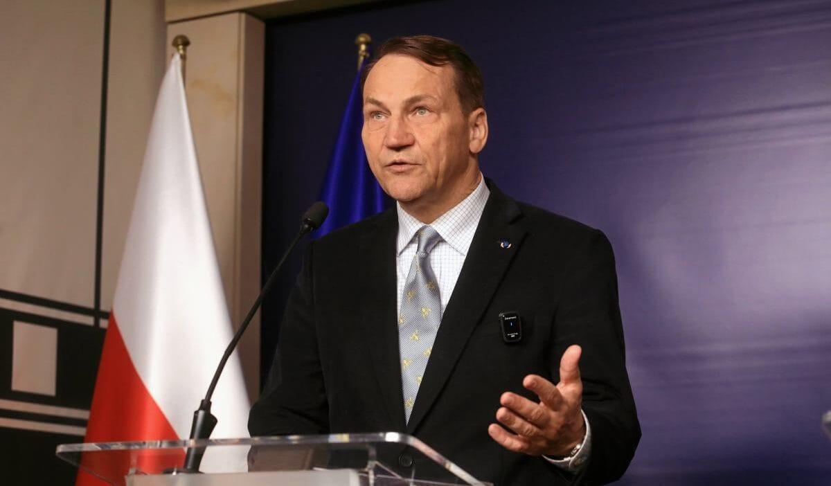 Radoslaw sikorski buna dayanamadı. Kremlin propagandasıyla böyle alay etti 1 Radoslaw sikorski buna dayanamadi kremlin propagandasiyla boyle alay etti 16655