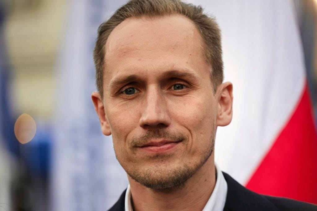 radyo zet konfederasyon milletvekili ikea da hirsizlik yaparken yakalandi mentzen konustu 19725