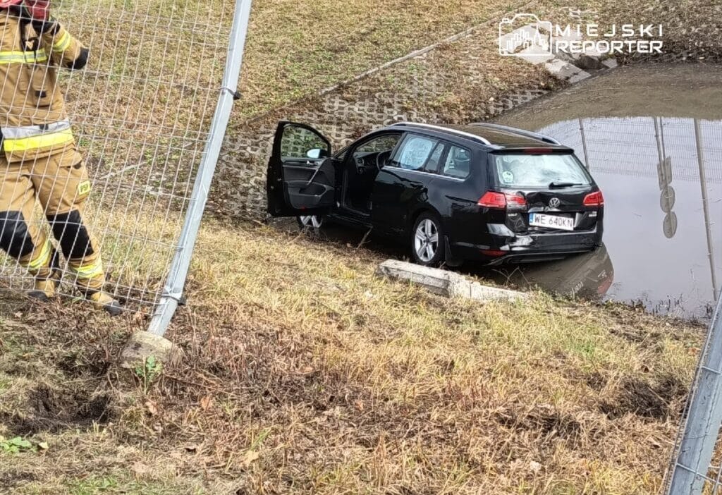 Rembert w da carpisma araba bir su kutlesine carpti 19221