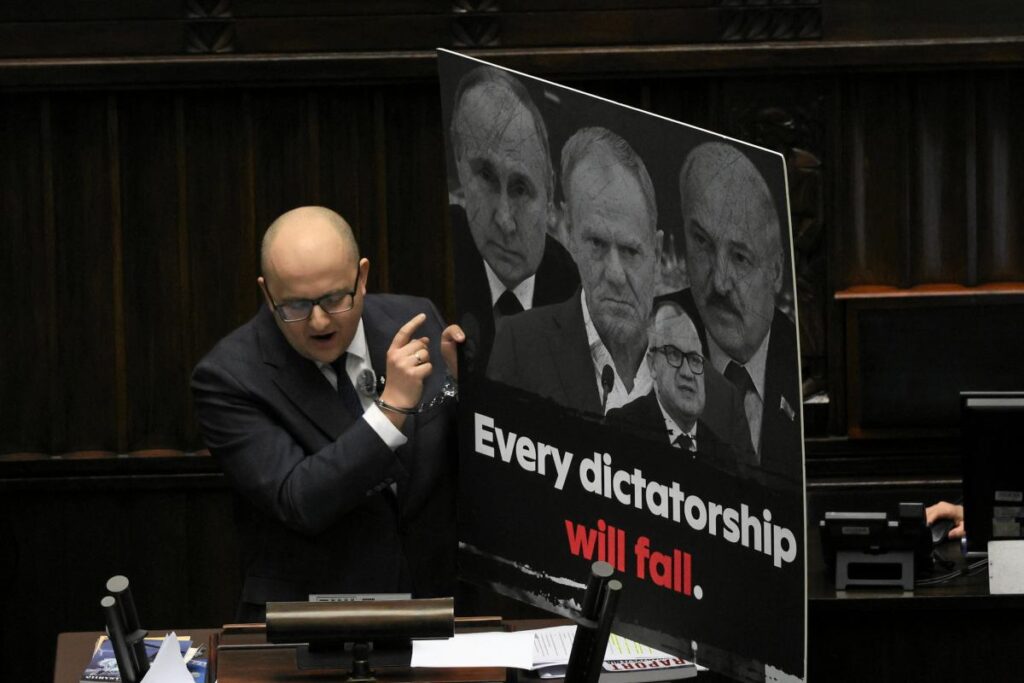 romanowski matecki ve digerleri ziobra da bulustu adalet fonu ndaki skandalin perde arkasina iliskin savcilik 20252