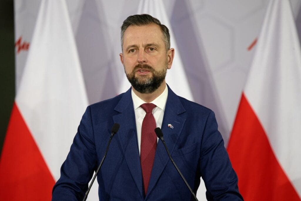 romanya dan askerlerin cekilmesi basbakan yardimcisi abd nin polonya ya yonelik planlari konusunda acik konustu 19933