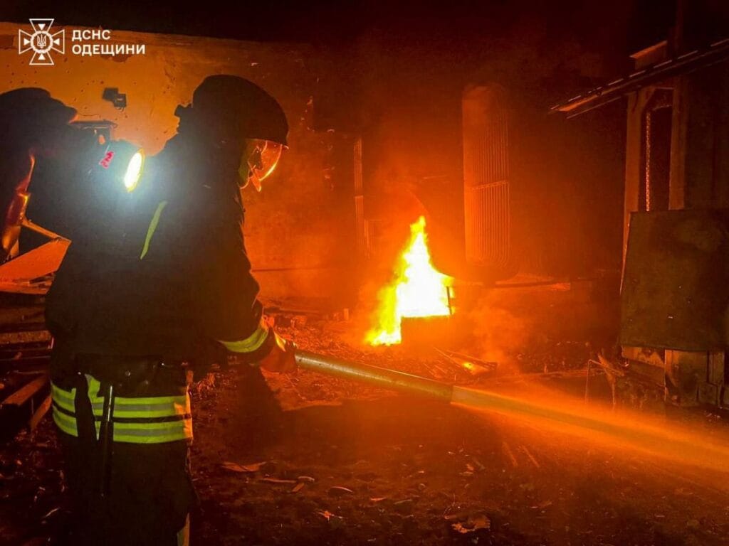 rusya dan ukrayna ya buyuk saldiri klitschko baskent zarar gordu binalar ve arabalar yaniyor 18566