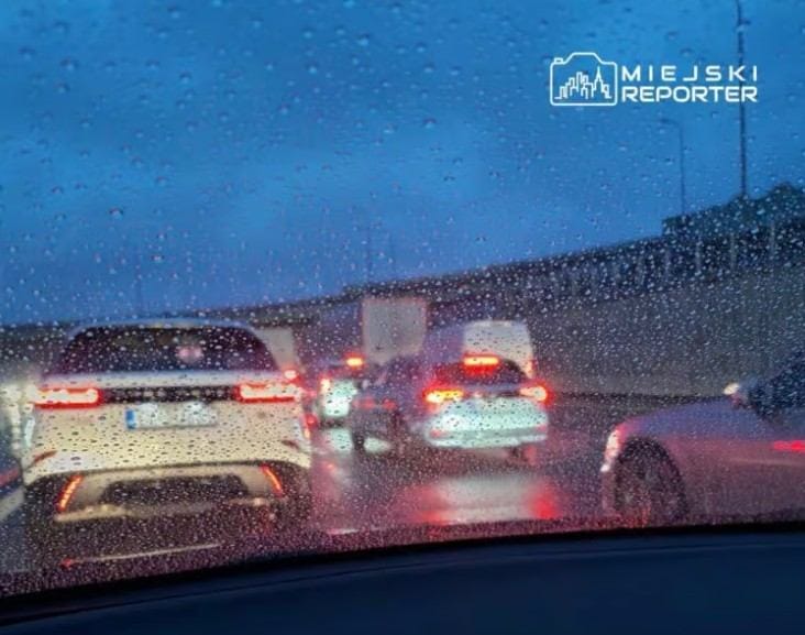 S2 de 21 km lik trafik sikisikligi buyuk trafik kesintisi 19137