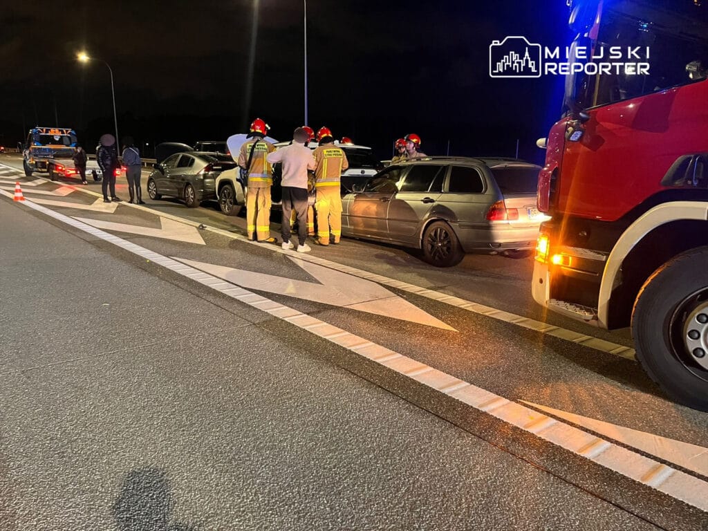 s2 den once s7 de uc arac carpisti bir kisi yaralandi ve buyuk zorluklar yasandi 19413