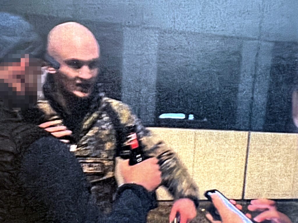 sagligina zarar verdi onu taniyor musunuz polise haber verin 19921