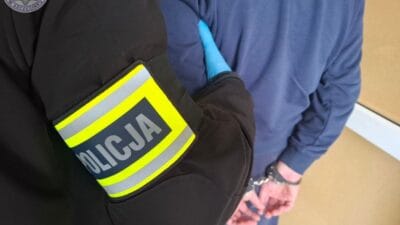 Sarhos bir surucu bir kadin polise carpti ve kacmaya calisti savci denetimli serbestlik uyguladi 15573