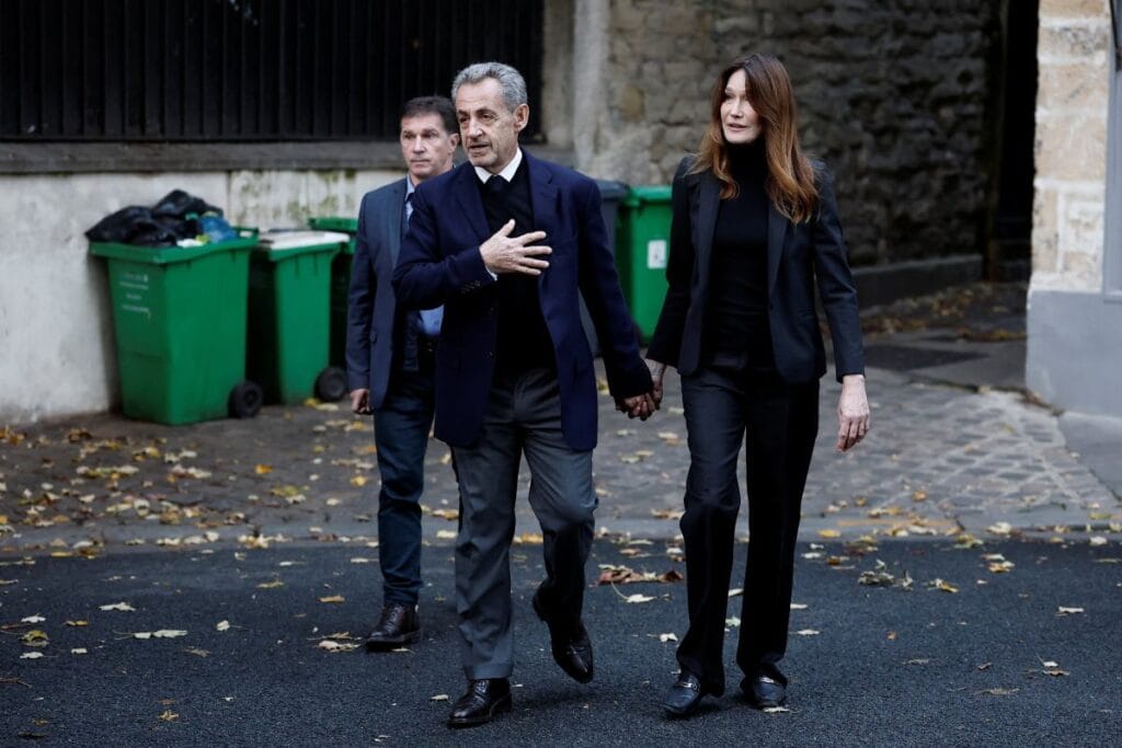 sarkozy hapse gonderildi kosullar mi luks ama geceleri hayatta oldugunu gostermek zorunda kalacak 18417
