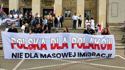 Savaş, mülteciler, gelecek. "politikacılar korkmamızı istiyor". 3 Savas multeciler gelecek politikacilar korkmamizi istiyor 14279