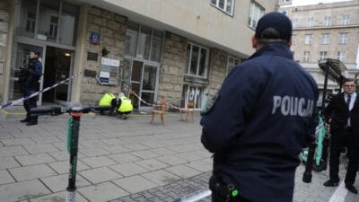 Savcilik ofisine saldiri polis 44 yasinda bir adami gozaltina aldi bir duyuru yapildi 18162