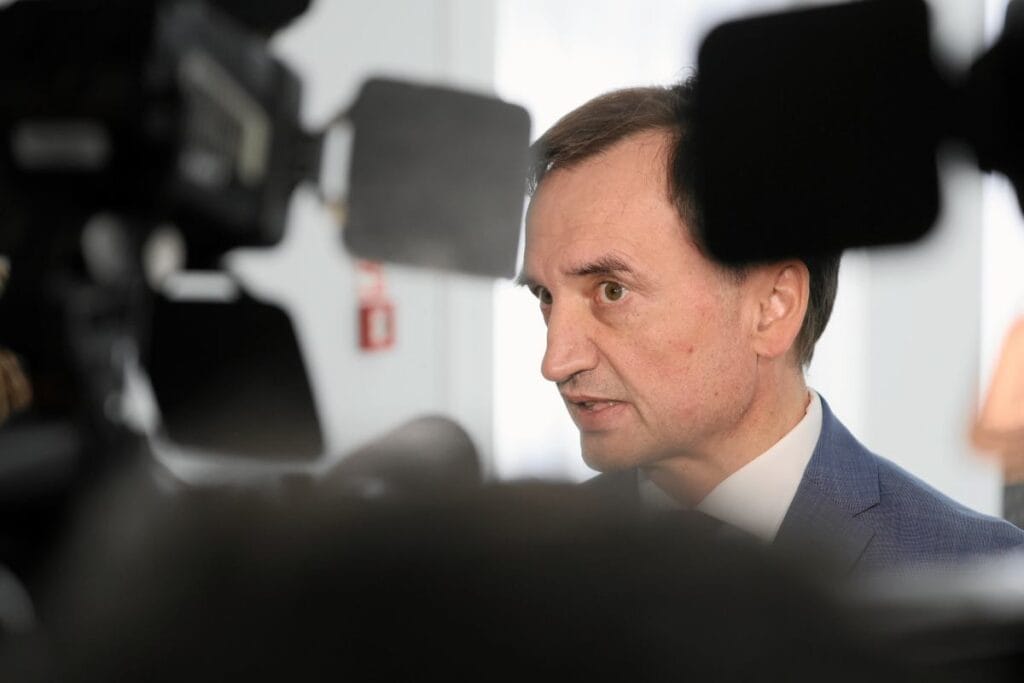 savcilik ziobra nin gozaltina alinmasini ve tutuklanmasini istiyor basvuru sejm e sunuldu 19692